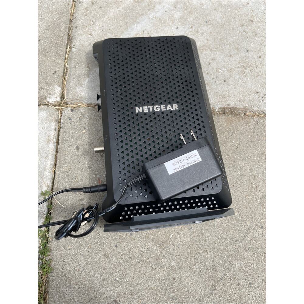 NETGEAR Nighthawk CM1200-100NAS DOCSIS 3.1 Cable Modem - Picture 9 of 10